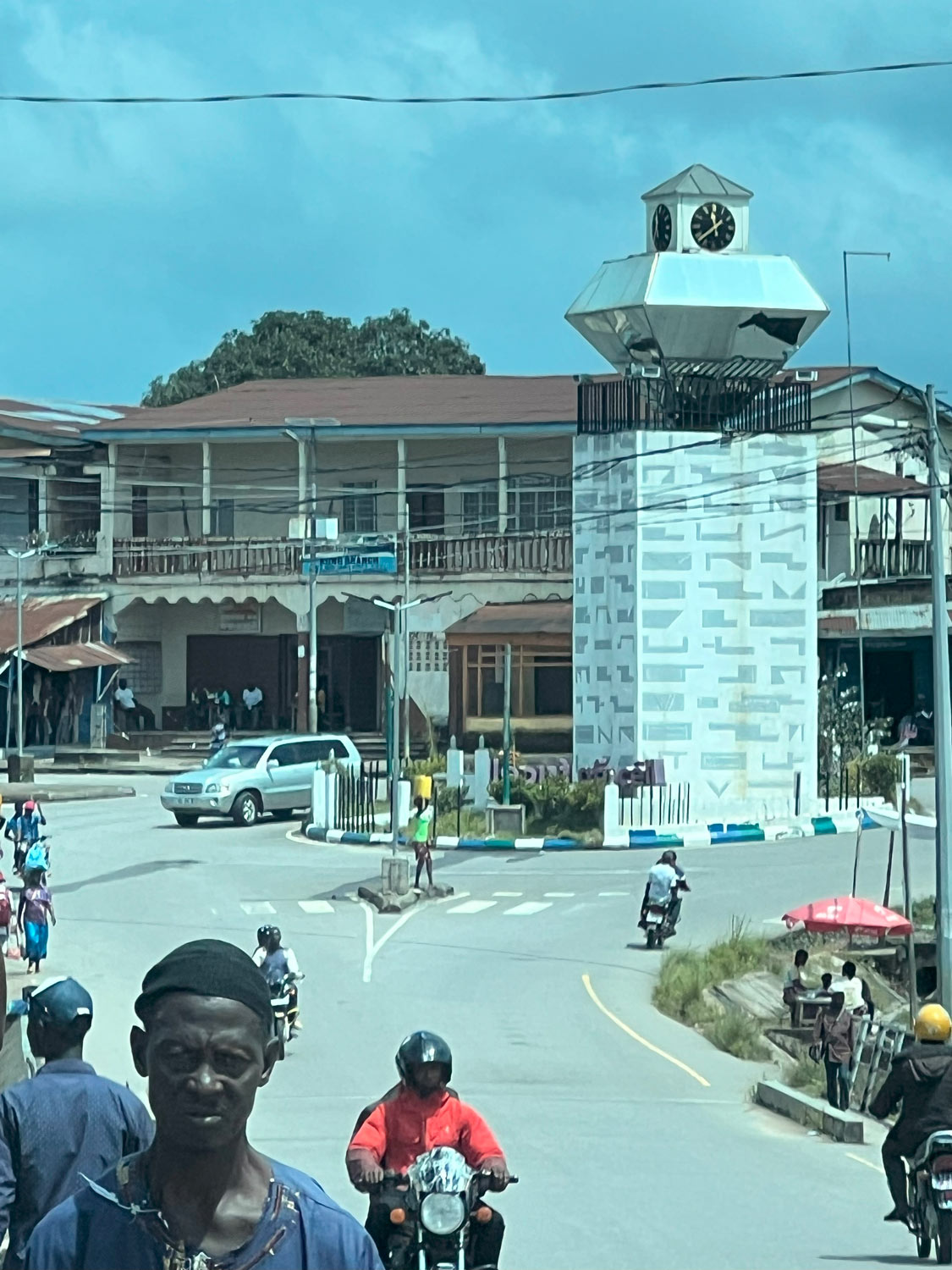 The airport of Freetown, Sierra Leone. (Photo: IGR – Rivista Italiana di Gemmologia)
