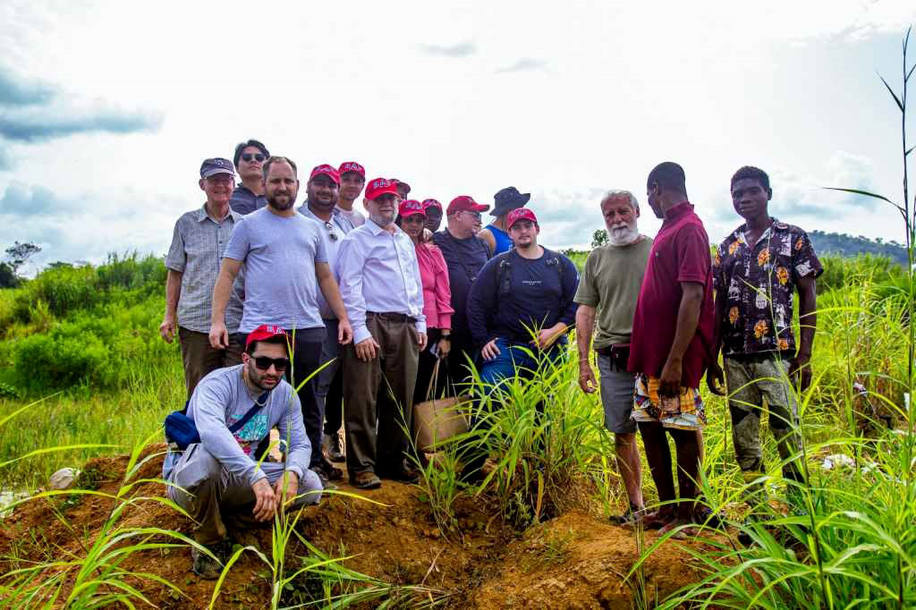 The group of participants of the mission organized by Martin Rapaport in Sierra Leone. (Photo: IGR – Rivista Italiana di Gemmologia)