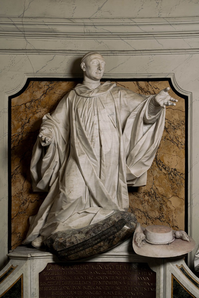 Statua di Sant’Oderisio.