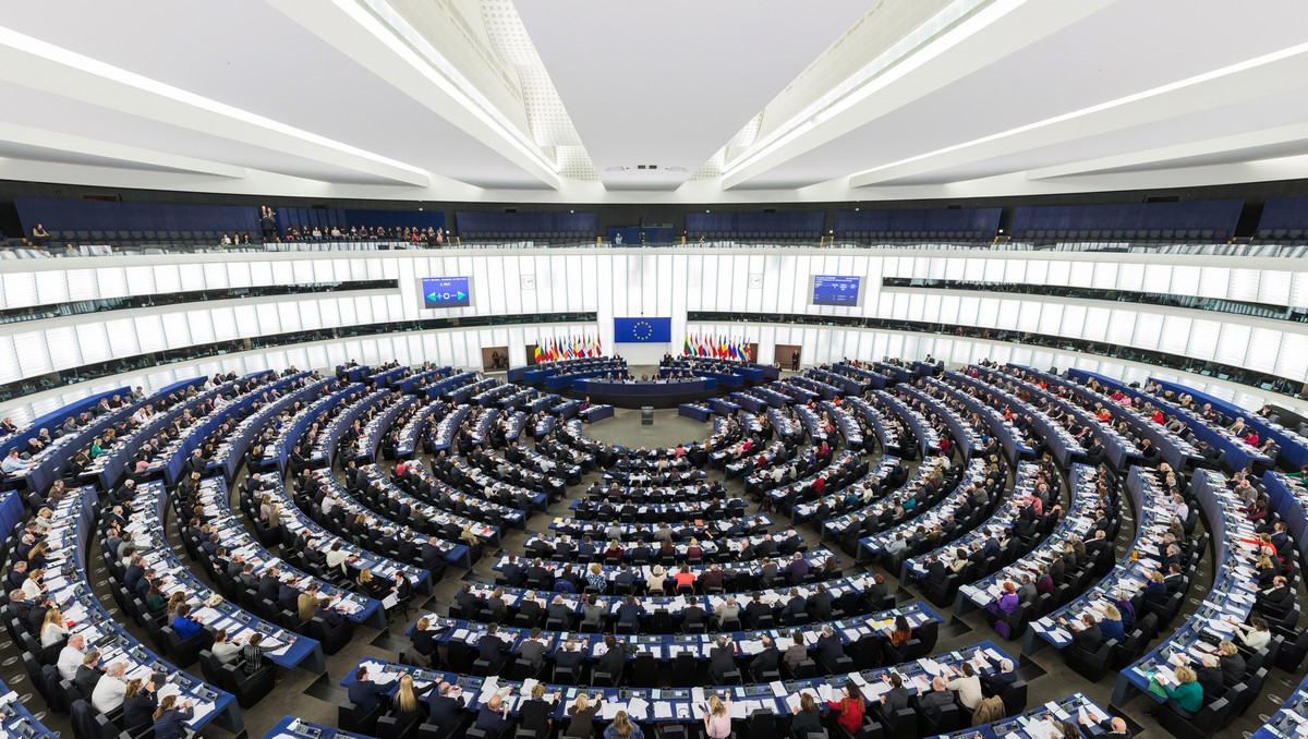 L'Emiciclo del Parlamento Europeo durante una sessione plenaria
