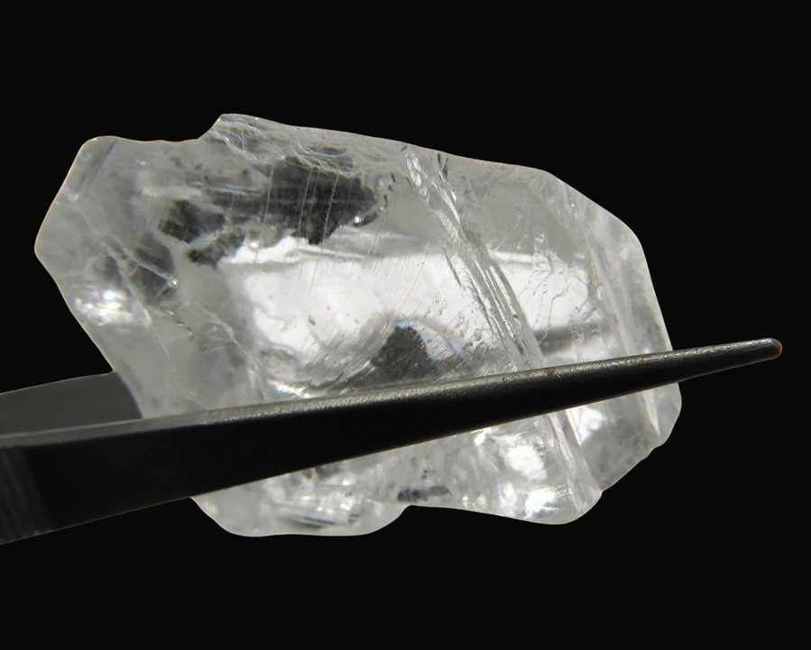 Il diamante da 195 carati di Tipo IIa recuperato dalla miniera alluvionale di Lulo in Angola