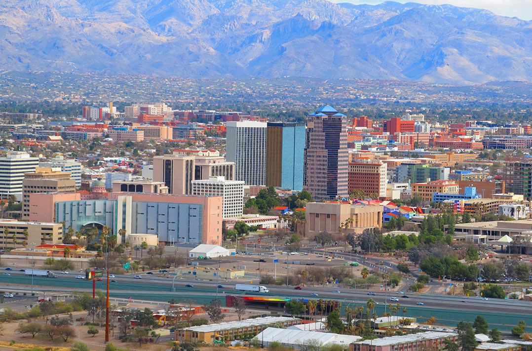 Vista di Tucson dal Sentinel Peak. 