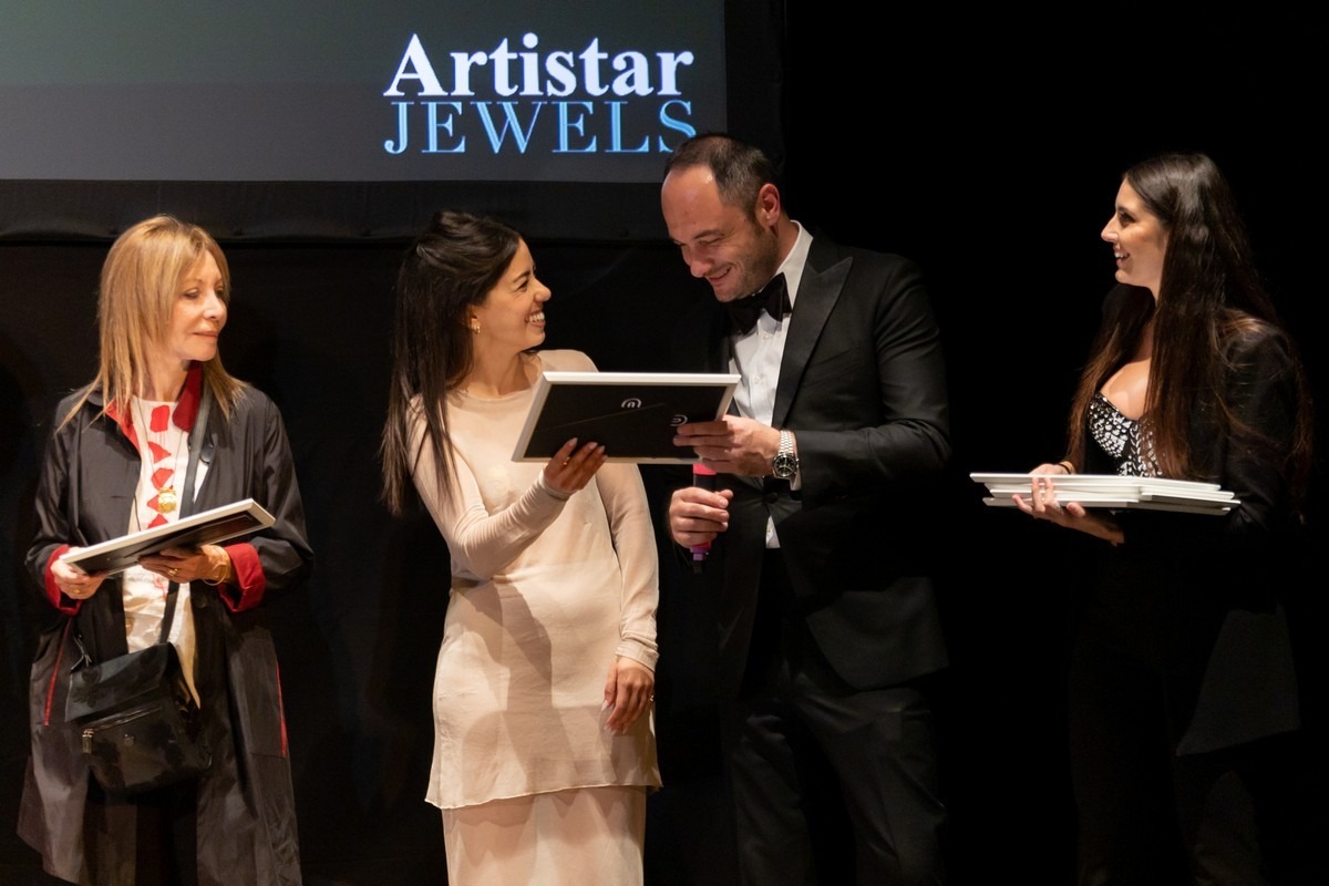 La premiazione dei vincitori del concorso Aristar Jewels durante la Milano Jewelry Week 2023