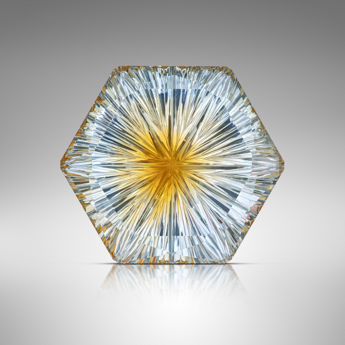 Zaffiro da 33 carati di Rock Creek, Montana, intitolato “Montana Sun Sapphire”, di John Dyer, John Dyer Gems