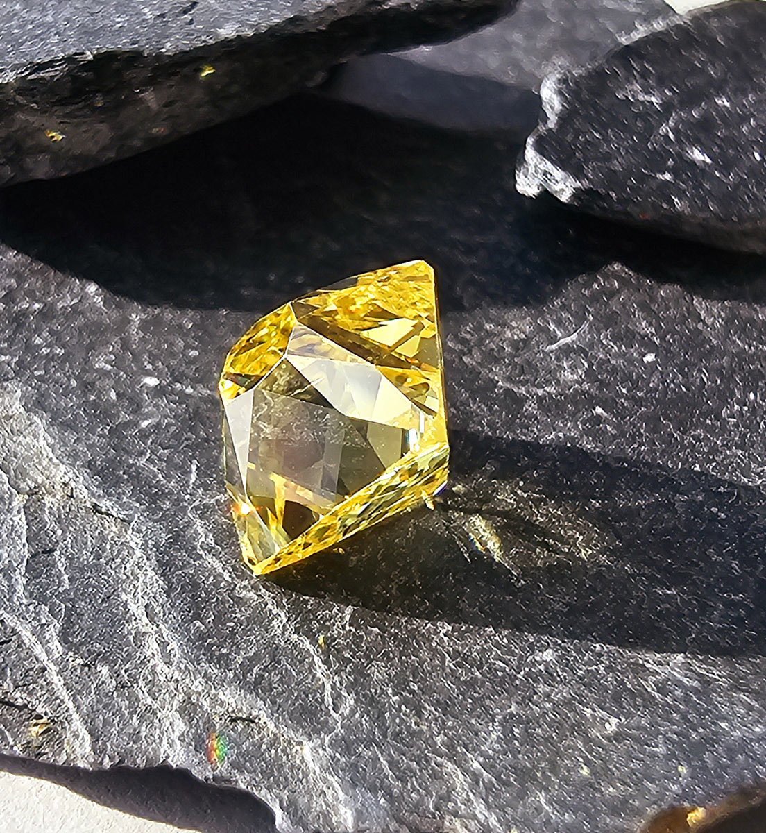 Un antico diamante rinascimentale di circa 3 carati, tagliato molto probabilmente dal famoso tagliatore veneziano Vincenzo Peruzzi